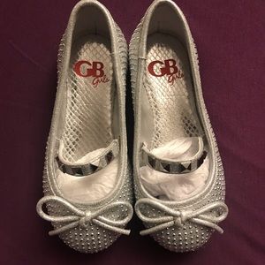 NWT GB Girls Silver Studded Ballet Flats -sz9